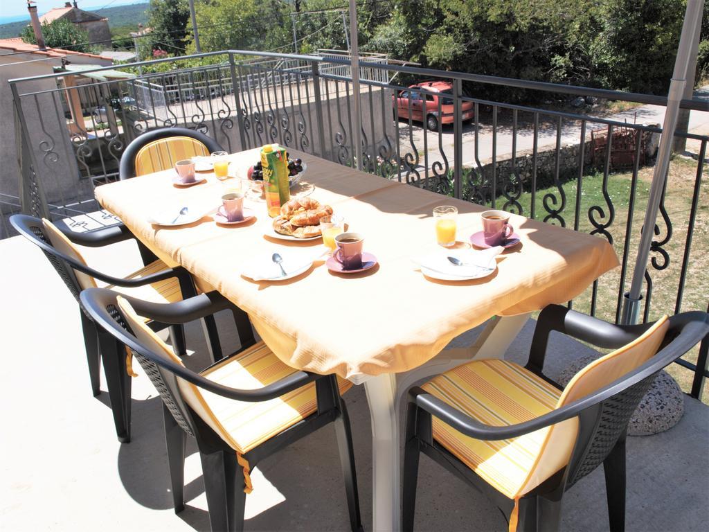 Apartment Rado Vrbnik  Eksteriør billede
