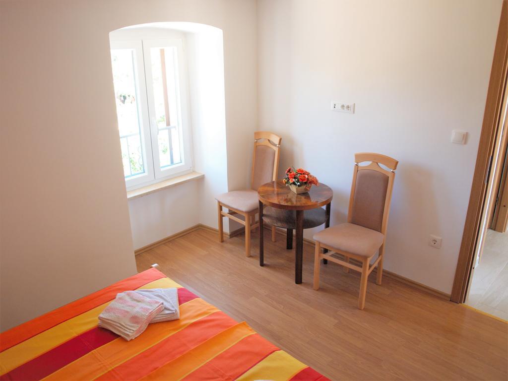 Apartment Rado Vrbnik  Eksteriør billede